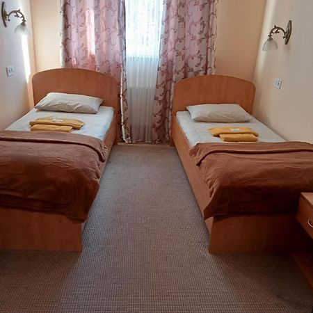 Hostel Iskra 利沃夫 外观 照片
